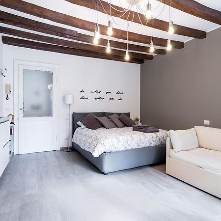 Navigli - Vigevano 45 & Casale 3A Studios Милан Экстерьер фото